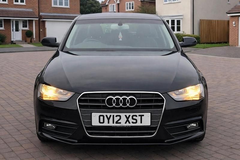 Used Audi A4 Comfort 143 HP (105 kW) 2012 Black Sedan