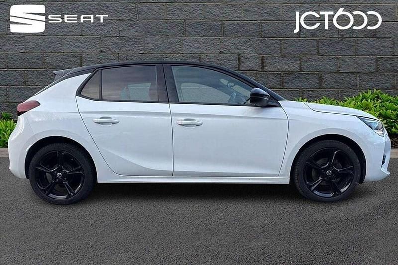 Used Vauxhall Corsa 73 HP (53 kW) 2023 White Hatchback
