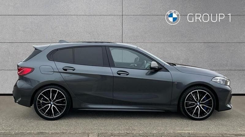 Usado BMW M135 Comfort Edition 306 CV (225 kW) 2021 Gris Utilitario