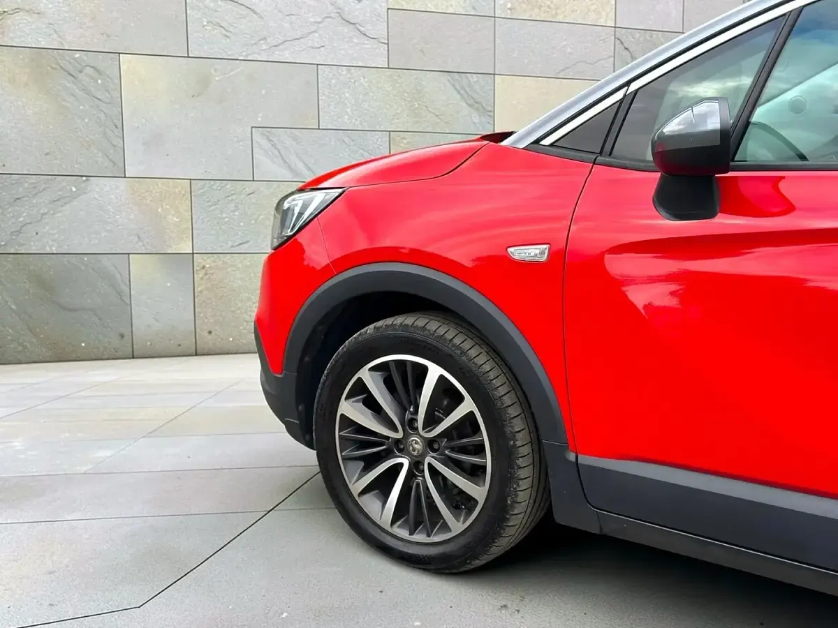 Used Vauxhall Crossland X Elite 81 HP (59 kW) 2018 Red SUV