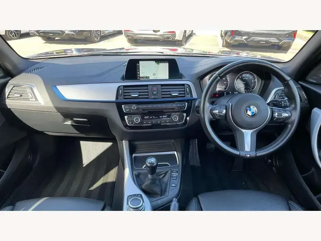 Usado BMW 118 M Sport 136 HP (100 kW) 2019 Cinzento Citadino