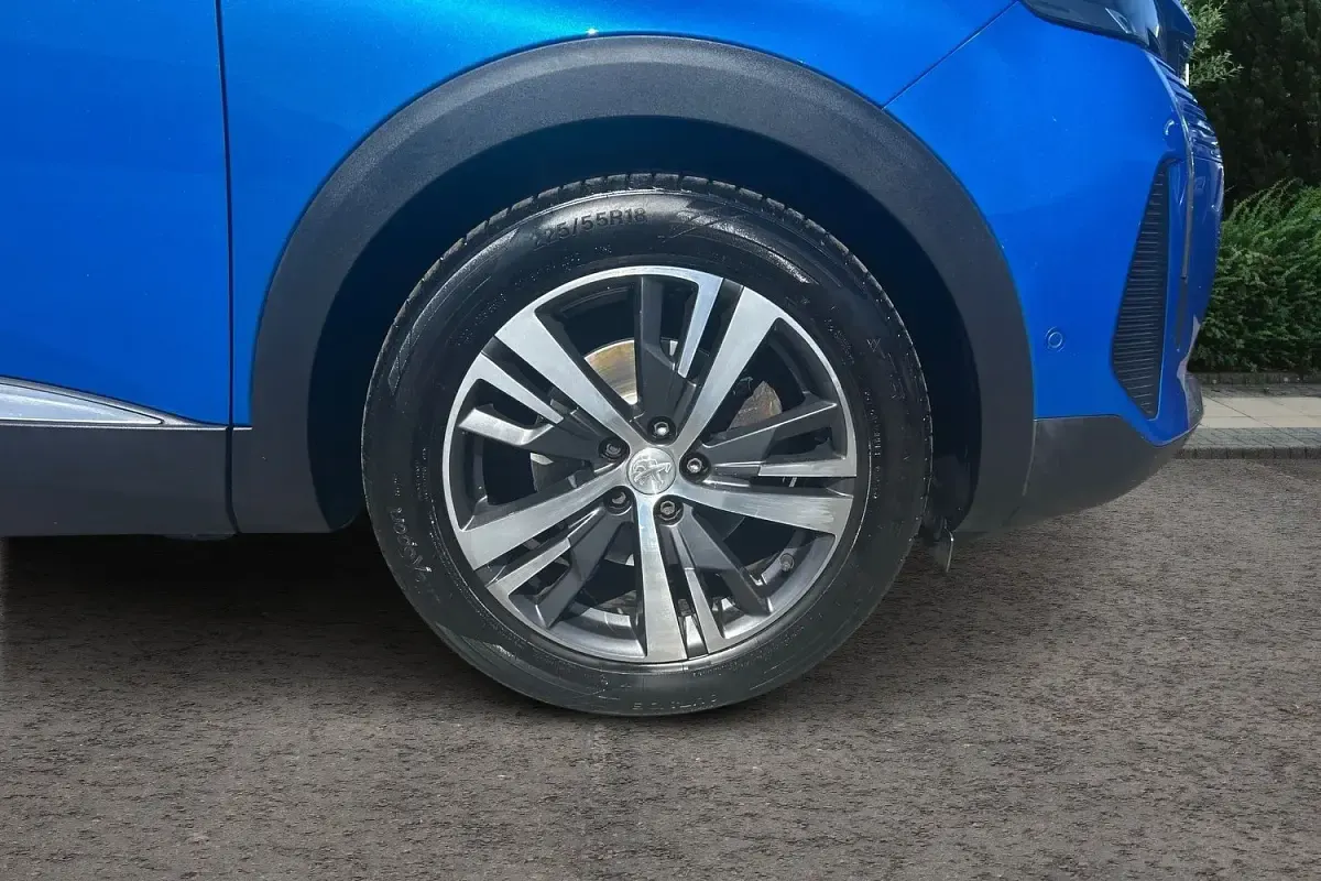 Used Peugeot 3008 Allure Premium 131 HP (96 kW) 2021 Blue SUV