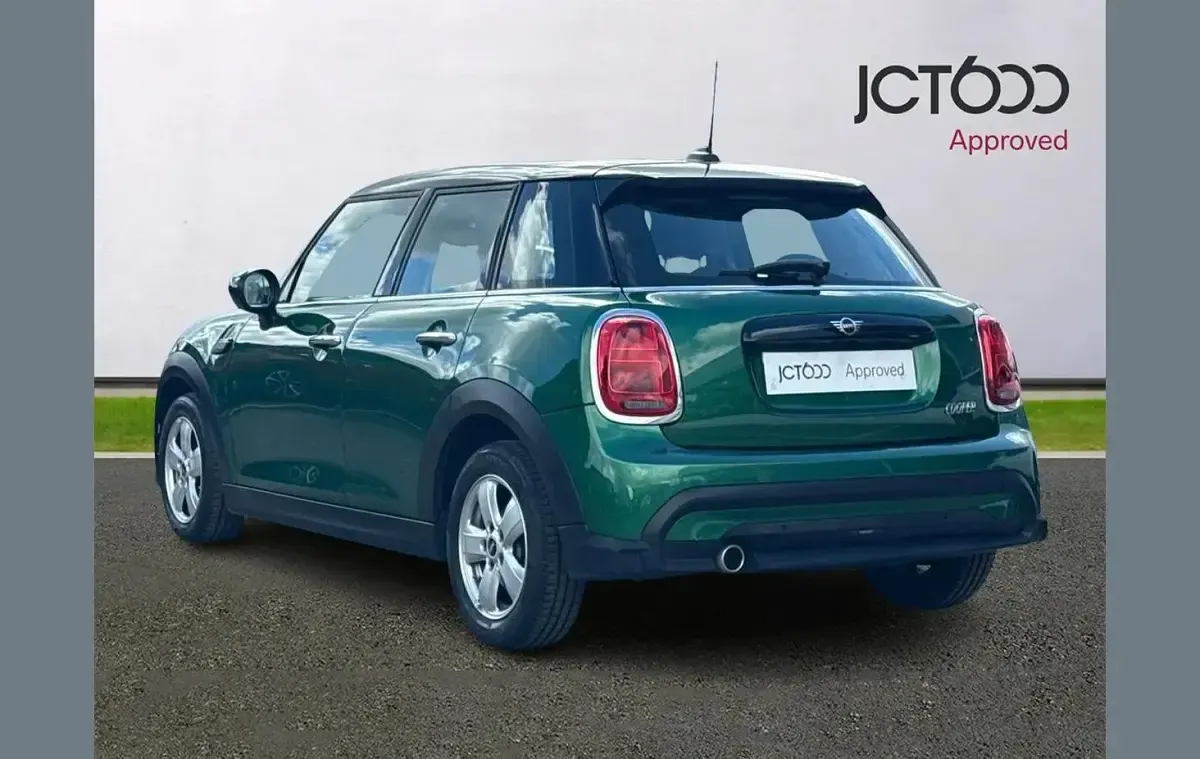 Used Mini Cooper Classic 134 HP (98 kW) 2023 Green Hatchback