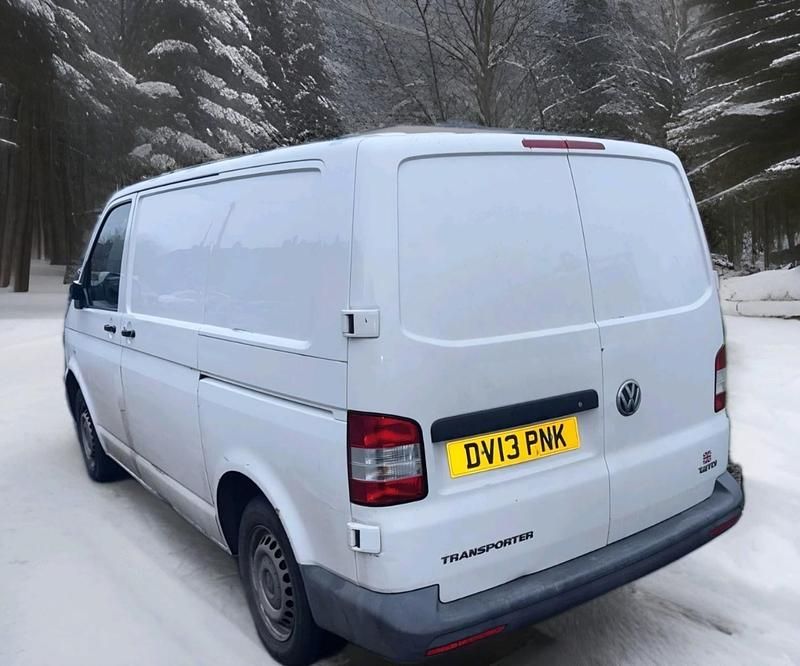 Used VW T5 84 HP (61 kW) 2013 White Van