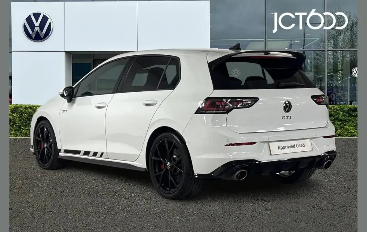 Used VW Golf VIII GTI Clubsport 300 HP (220 kW) 2025 White Hatchback