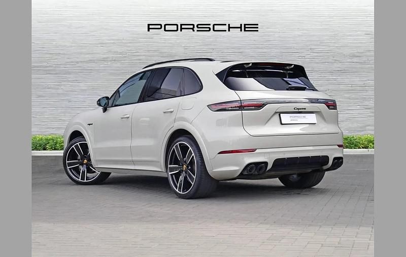 Used Porsche Cayenne 462 HP (339 kW) 2020 Beige SUV