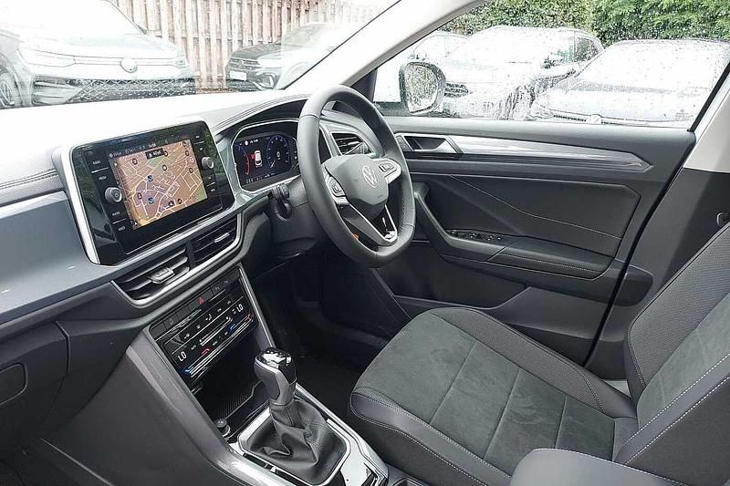 Used VW T-Roc Style 150 HP (110 kW) 2025 Pure white SUV