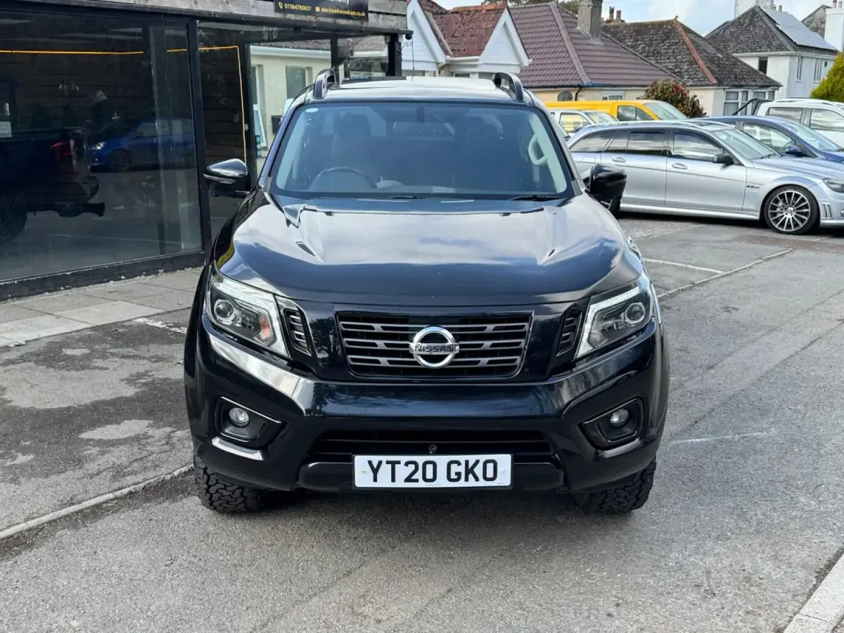 Usado Nissan Navara N-Guard 190 HP (139 kW) 2020 Preto Pickup