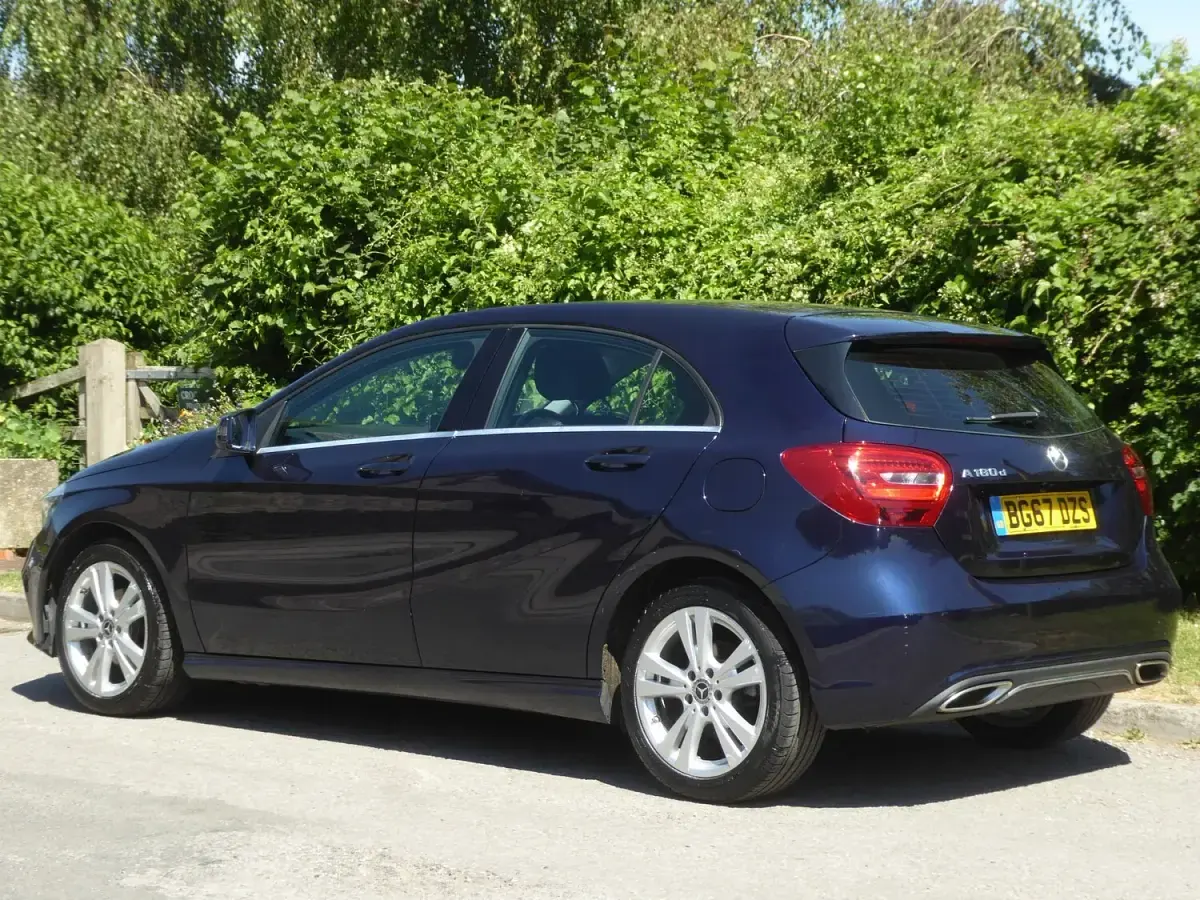 Used Mercedes A180 109 HP (80 kW) 2017 Blue Hatchback
