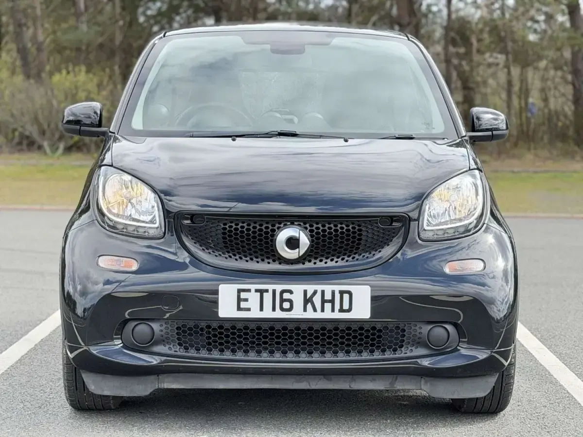 Usado Smart ForTwo Coupé Edition Black 71 HP (52 kW) 2016 Preto Coupé