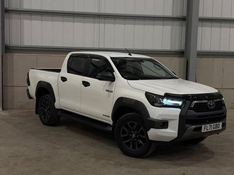 Used Toyota HiLux 204 HP (150 kW) 2021 White Pickup
