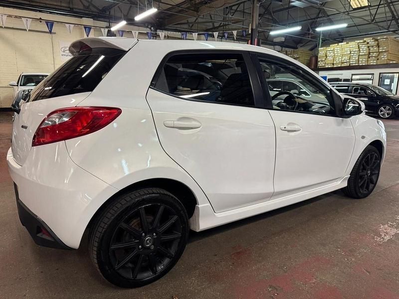 Used Mazda 2 2011 White Hatchback
