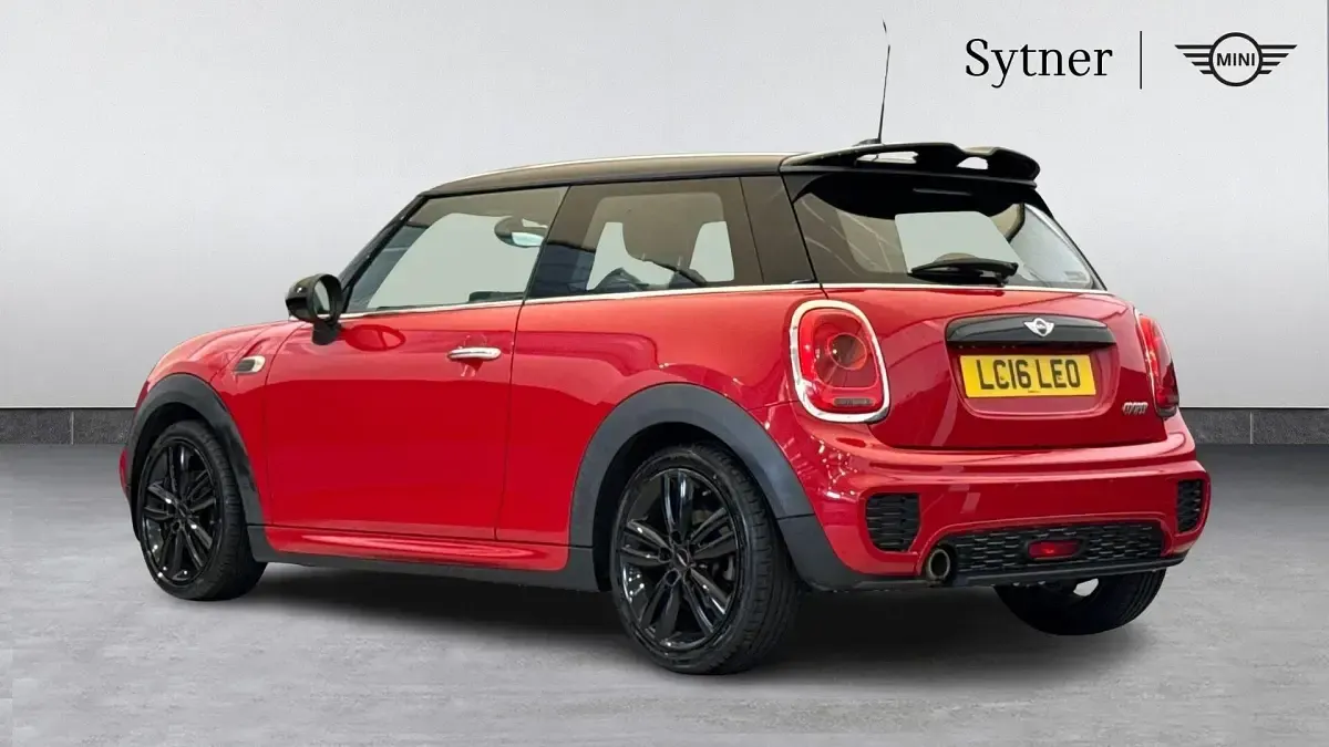 Gebraucht Mini Cooper Hatch 134 PS (98 kW) 2016 Rot Kleinwagen
