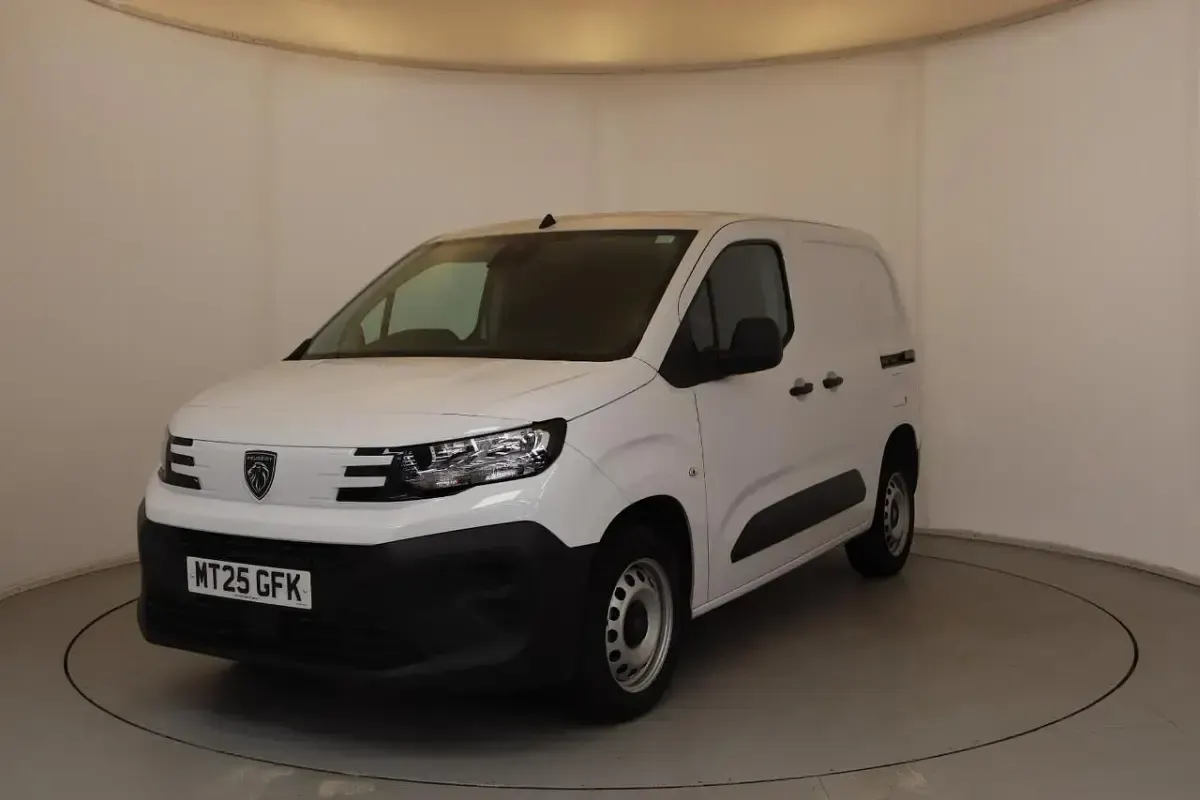 Used Peugeot Partner 101 HP (74 kW) 2025 White MPV