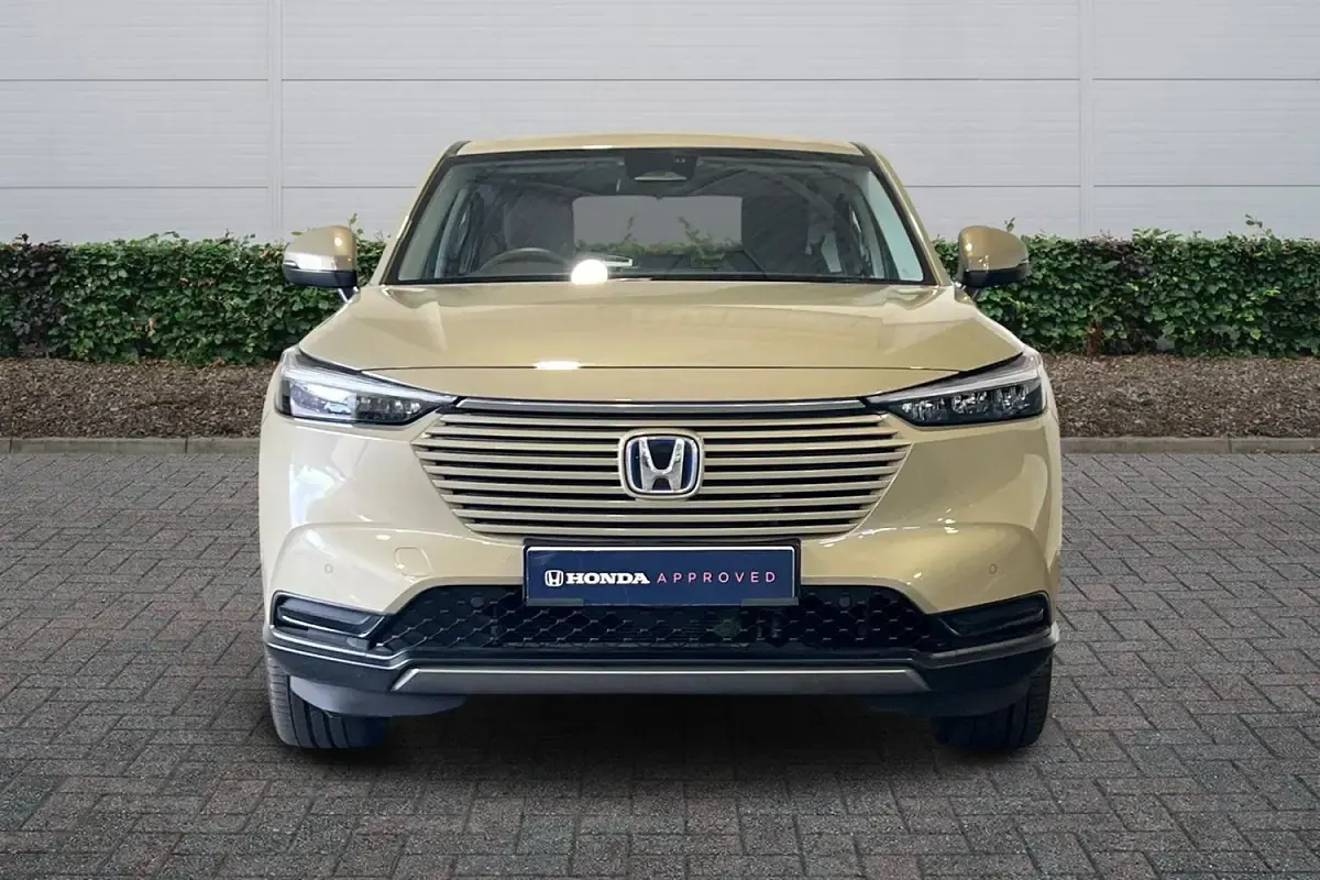 Used Honda HR-V Elegance 131 HP (96 kW) 2023 Beige SUV