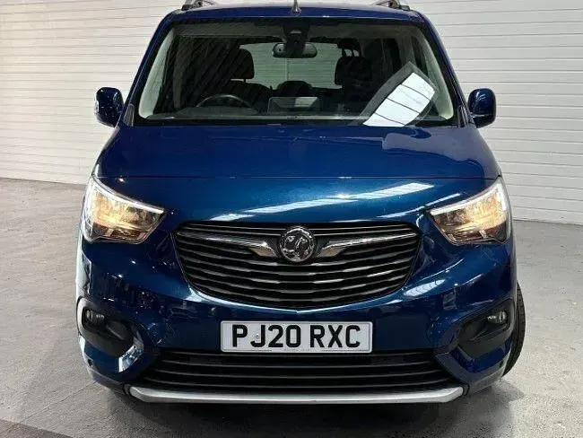Used Vauxhall Combo Elite 130 HP (95 kW) 2020 Blue MPV