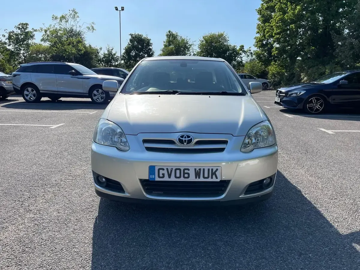 Used Toyota Corolla 110 HP (80 kW) 2006 Silver Hatchback