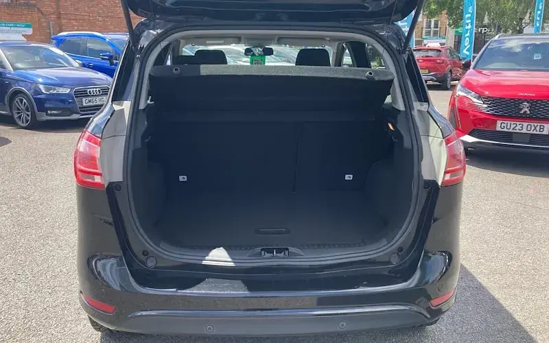Used Ford B-MAX Zetec 105 HP (77 kW) 2016 MPV