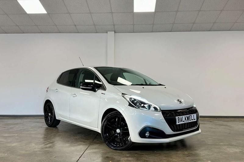 Used Peugeot 208 GT-line 110 HP (80 kW) 2019 White Hatchback
