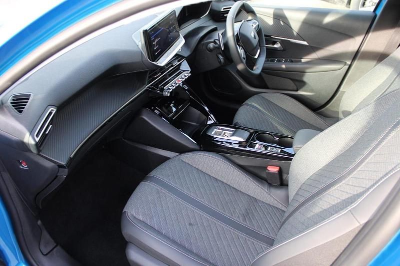 Used Peugeot 208 Allure 99 HP (72 kW) 2025 Blue Hatchback