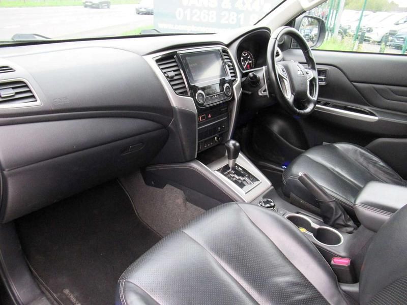 Used Mitsubishi L200 150 HP (110 kW) 2020 Black Pickup