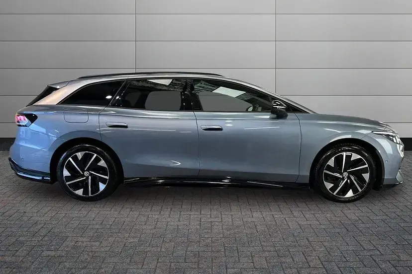 Used VW ID.7 Pro 210 kW (286 HP) 2024 Stonewashed blue Estate