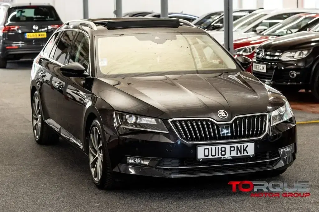 Used Skoda Superb LAURIN & KLEMENT 280 HP (205 kW) 2018 Black Estate
