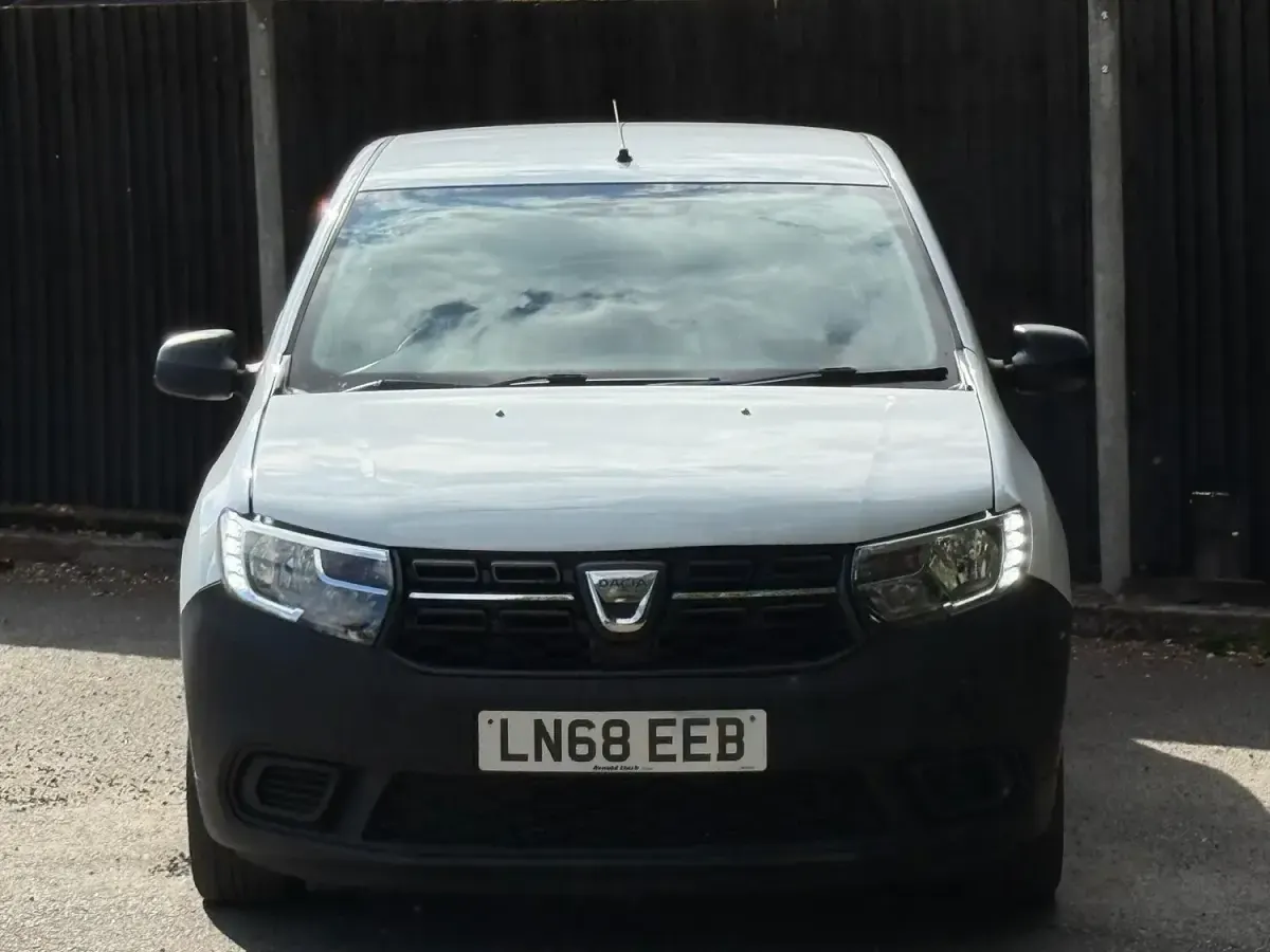 Used Dacia Sandero Acces 2018 White Hatchback