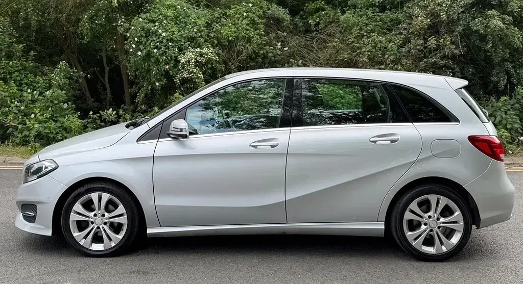 Used Mercedes B180 Executive 109 HP (80 kW) 2015 Silver MPV
