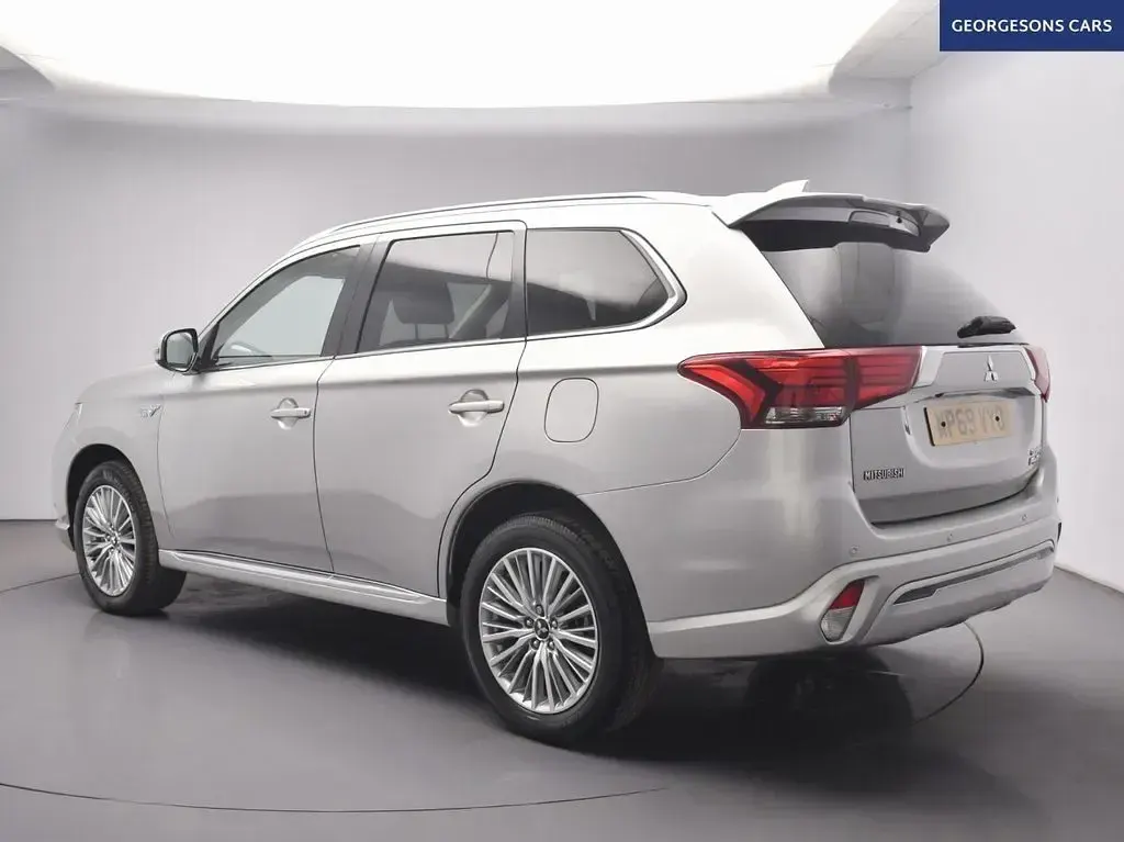 Used Mitsubishi Outlander P-HEV 2019 Silver SUV