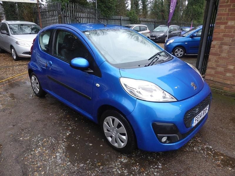 Used Peugeot 107 Active 68 HP (50 kW) 2014 Blue Hatchback