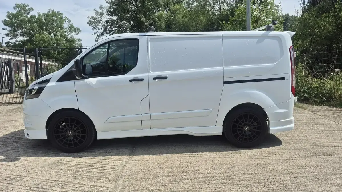 Used Ford Transit Custom 105 HP (77 kW) 2018 White Van