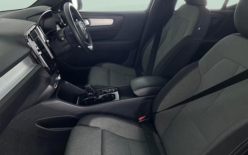 Used Volvo XC40 Plus 211 HP (155 kW) 2023 Blue SUV