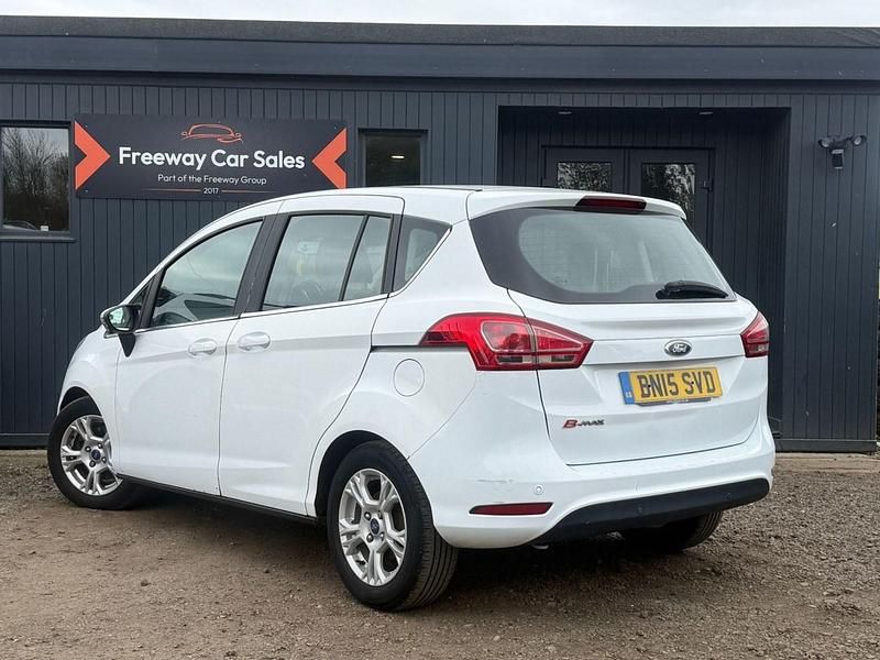 Used Ford B-MAX Zetec 90 HP (66 kW) 2015 White MPV