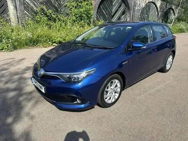 Used Toyota Auris Hybrid Business Edition 2017 Blue Hatchback