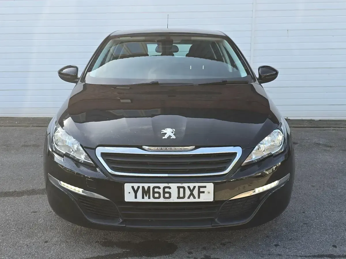Used Peugeot 308 Active 130 HP (95 kW) 2016 Black Hatchback