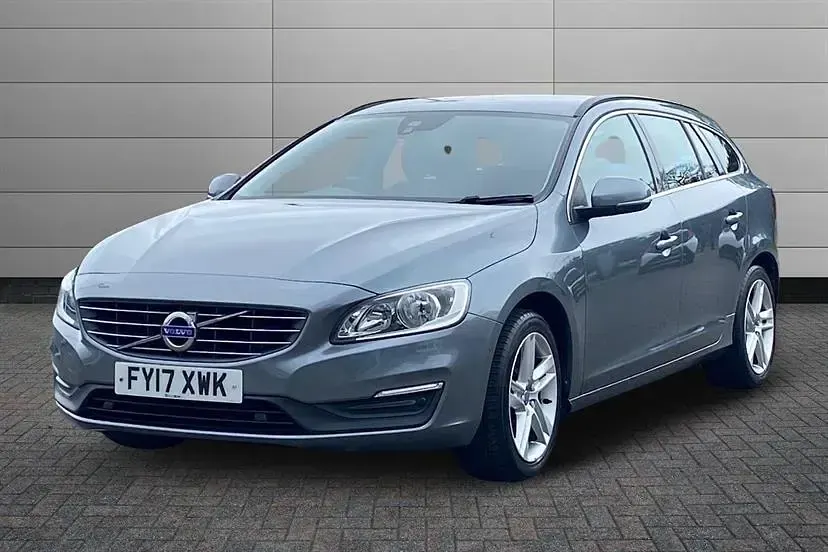 Usado Volvo V60 SE 120 CV (88 kW) 2017 Gris Familiar