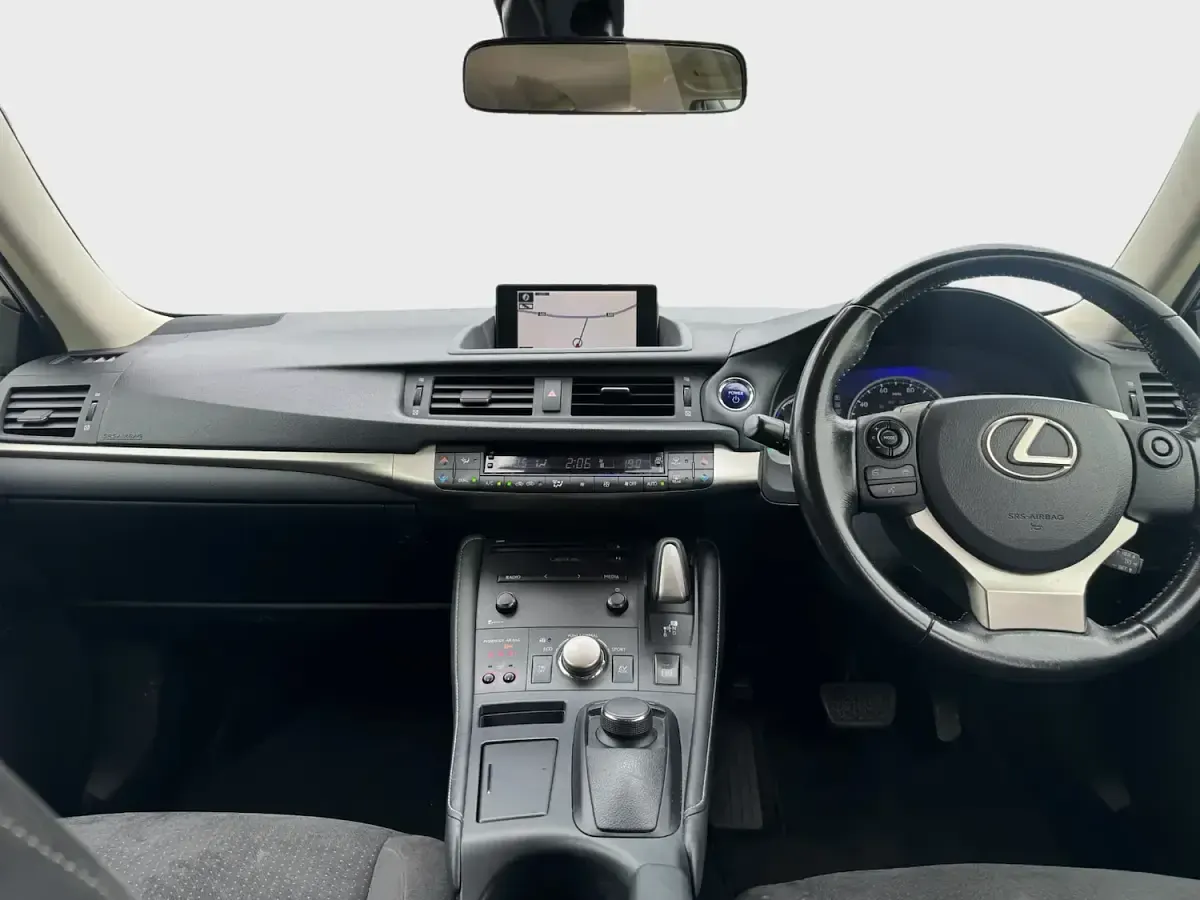 Used Lexus CT200h 2015 White Hatchback