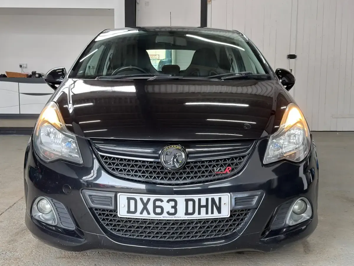 Usado Vauxhall Corsa 2013 Negro Utilitario
