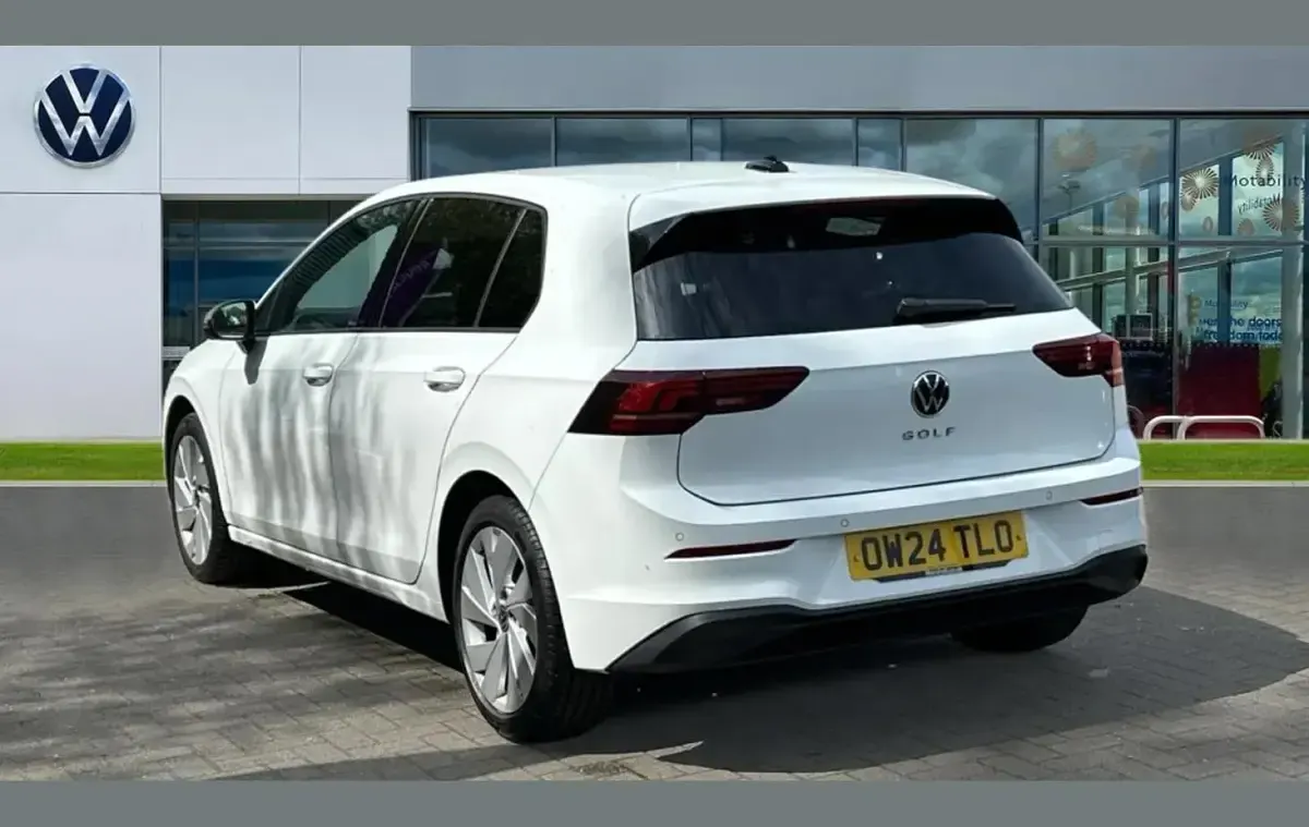 Used VW Golf VIII Match 147 HP (108 kW) 2024 White Hatchback