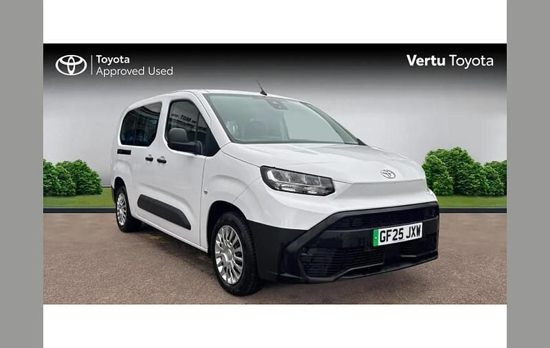 Used Toyota Proace Verso City 100 kW (136 HP) 2025 White Estate