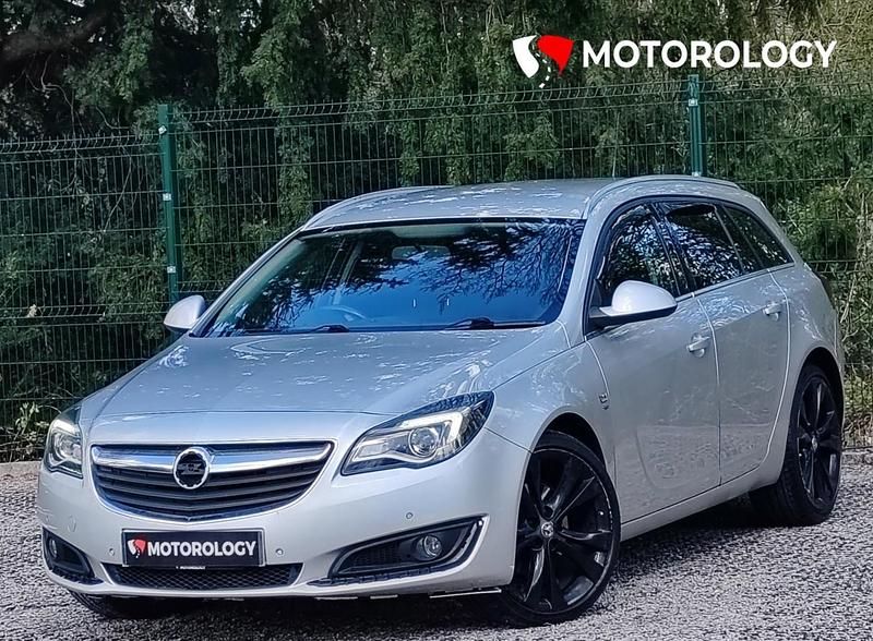 Used Vauxhall Insignia SRi 140 HP (102 kW) 2015 Silver Estate
