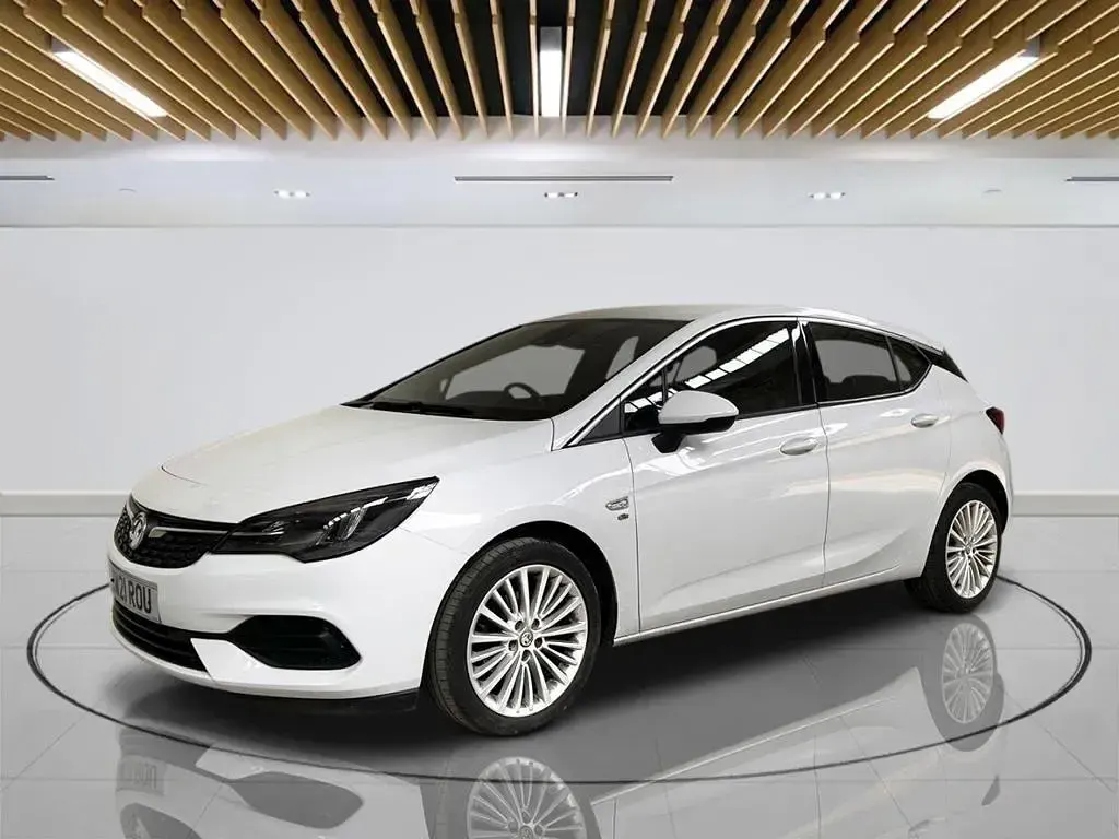Used Vauxhall Astra Elite 145 HP (106 kW) 2021 White Hatchback