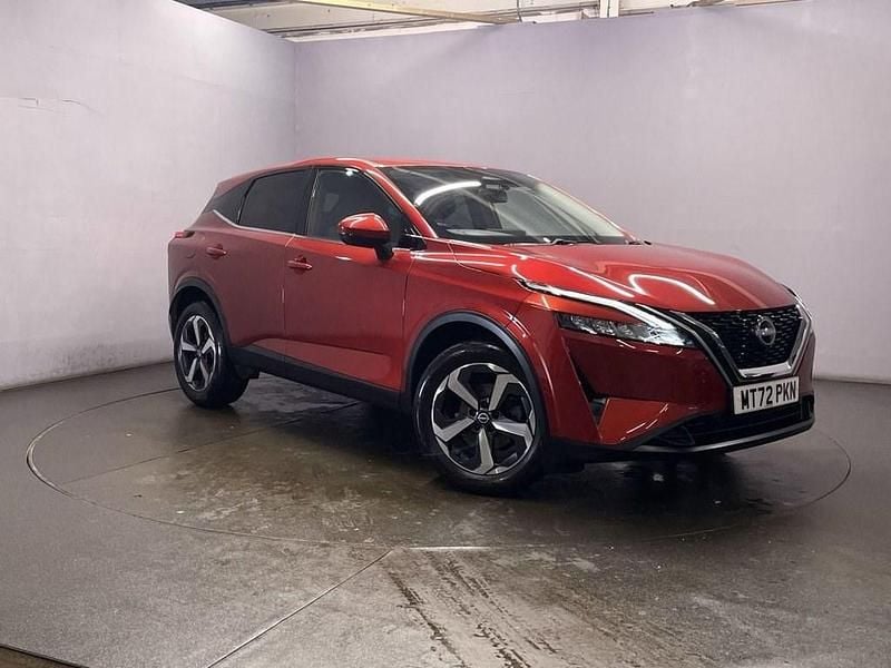 Red Used 2022 Nissan Qashqai N-Connecta SUV | £14,999 (Good price) - Image 1/4