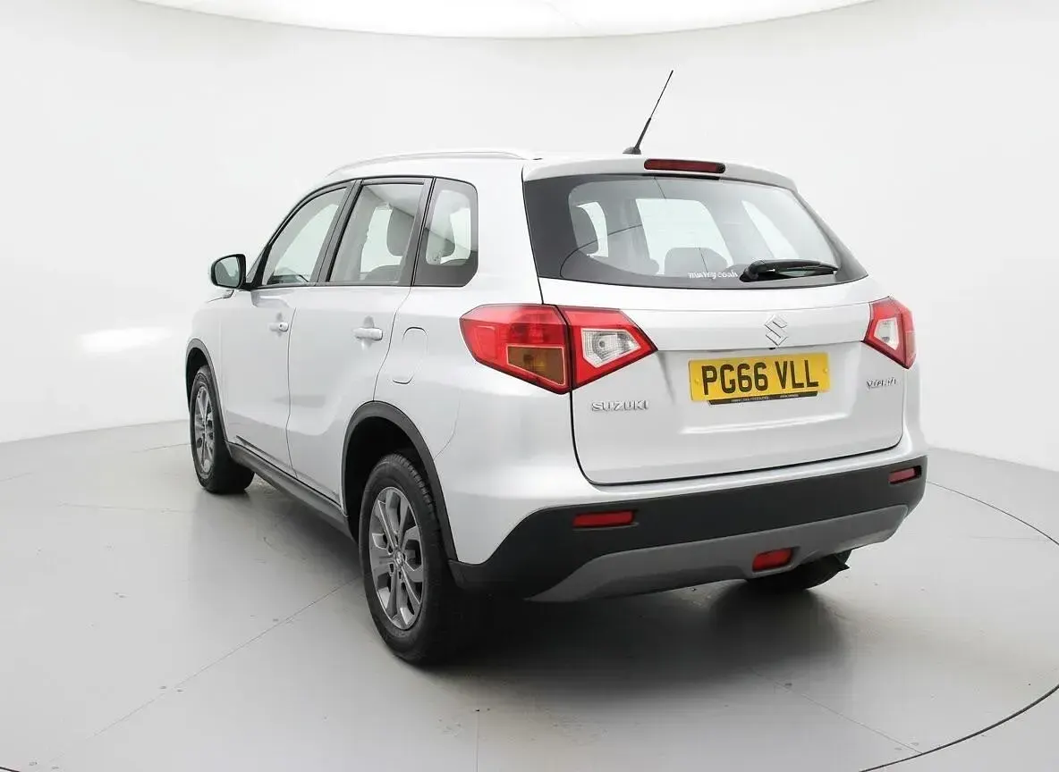 Używany Suzuki Vitara SZ4 120 KM (88 kW) 2017 Srebrny SUV