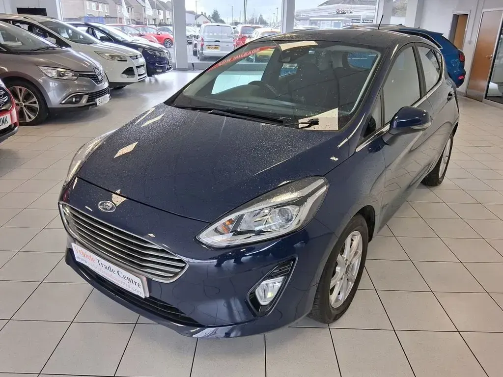 Używany Ford Fiesta Zetec 85 KM (62 kW) 2019 Niebieski Hatchback