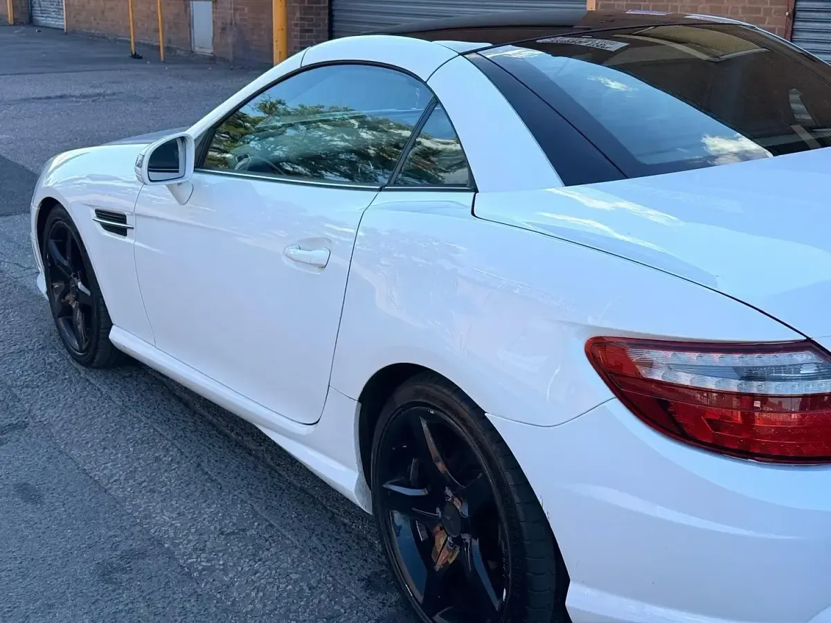 Used Mercedes SLK250 AMG 204 HP (150 kW) 2013 White Cabriolet
