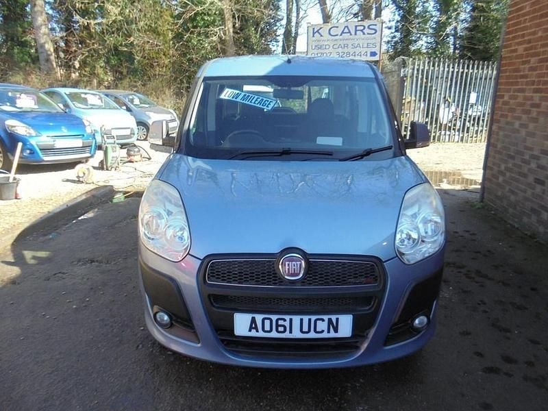 Begagnad Fiat Doblò S 2011 Blå Minibuss