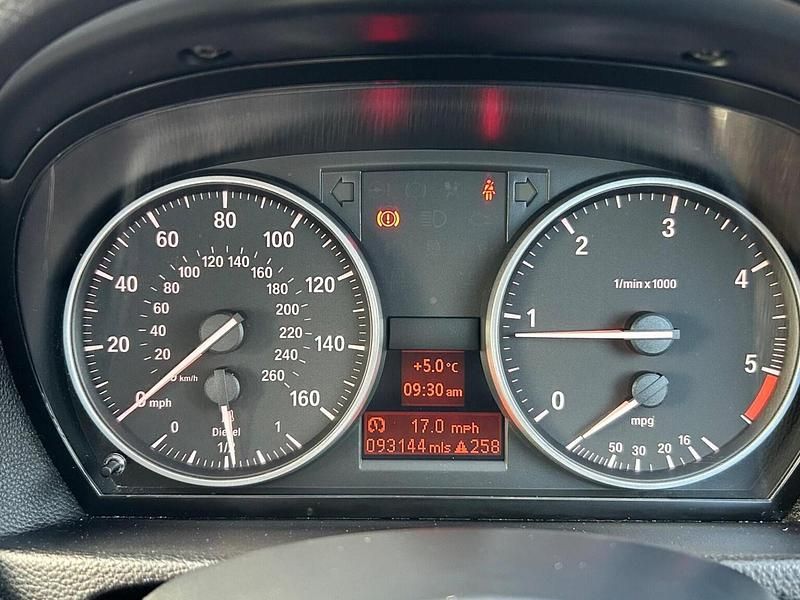 Used BMW 320 Exclusive 2011 Grey Sedan