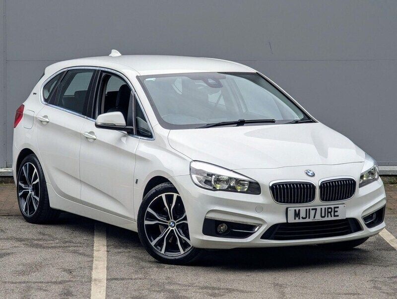 White Used 2017 BMW 225 Active Tourer Luxury Line MPV | £10,495 (Expensive) - Image 1/4